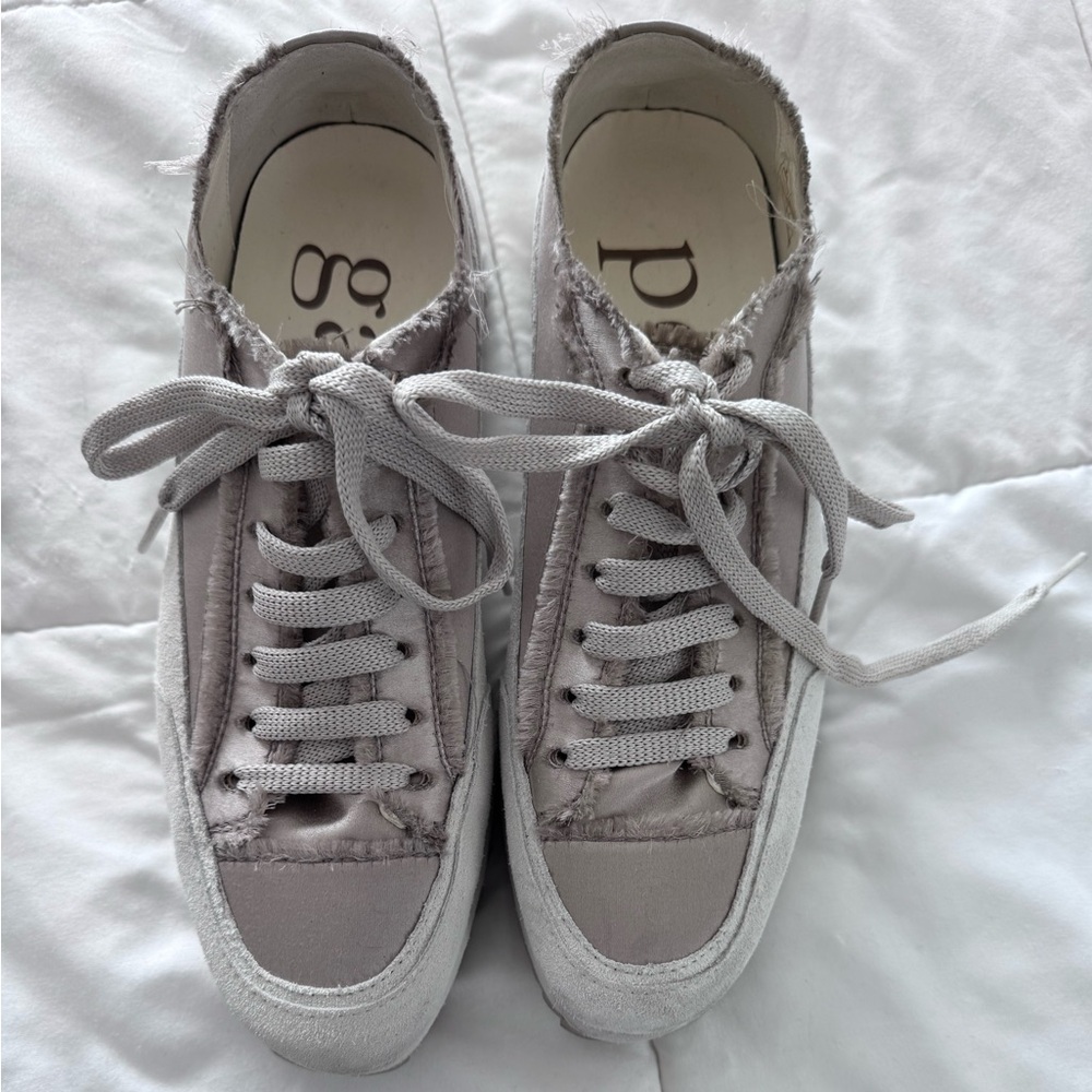 Tall wedge like Sneakers